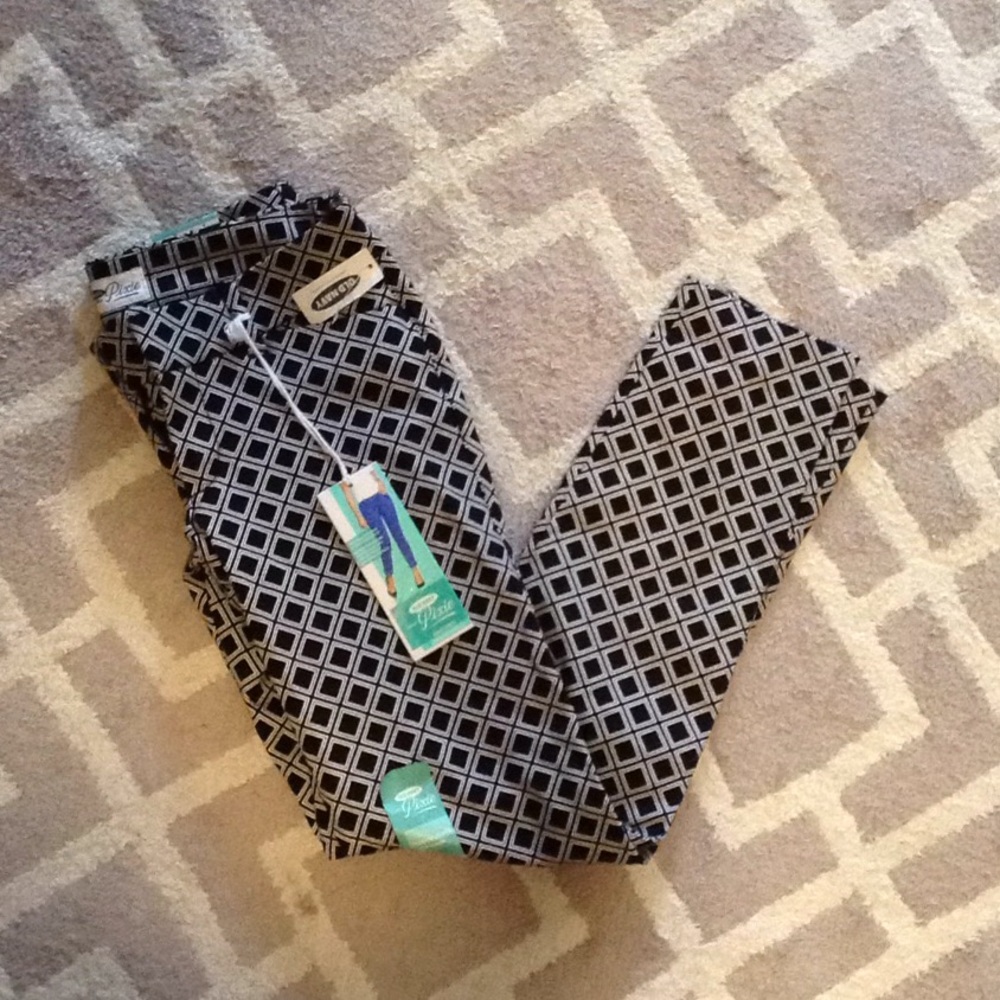 Old Navy Pixie Pant BRAND NEW
